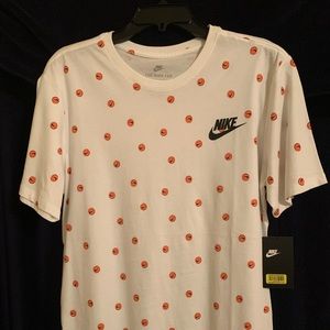 NEW Nike shirt w/ orange Nike smileys
